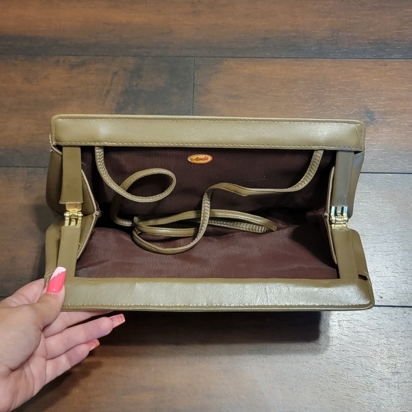 Andé Vintage Clutch with Strap - Picture 2 of 4